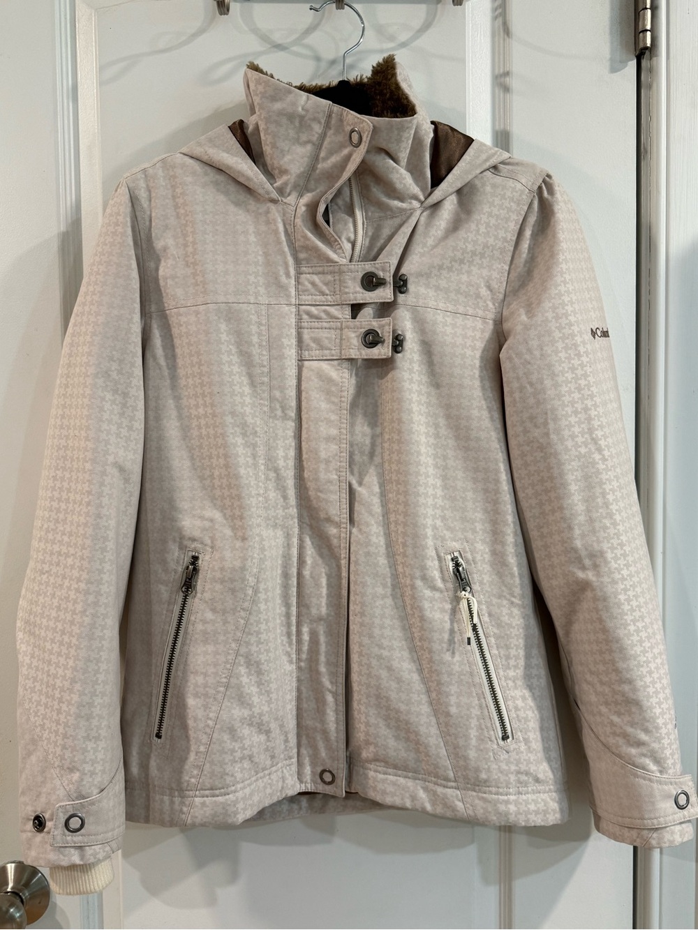 Columbia Light Beige Houndstooth Ski Jacket with Faux-Fur Trim